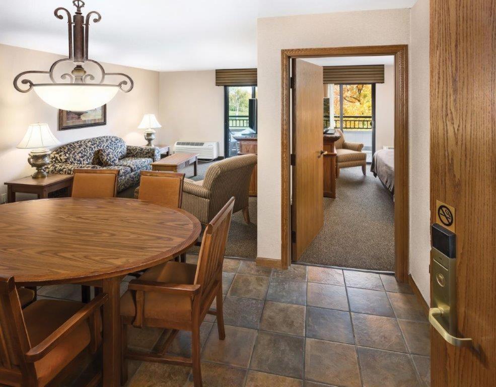 Arrowwood Resort Hotel And Conference Center - Alexandria Bagian luar foto